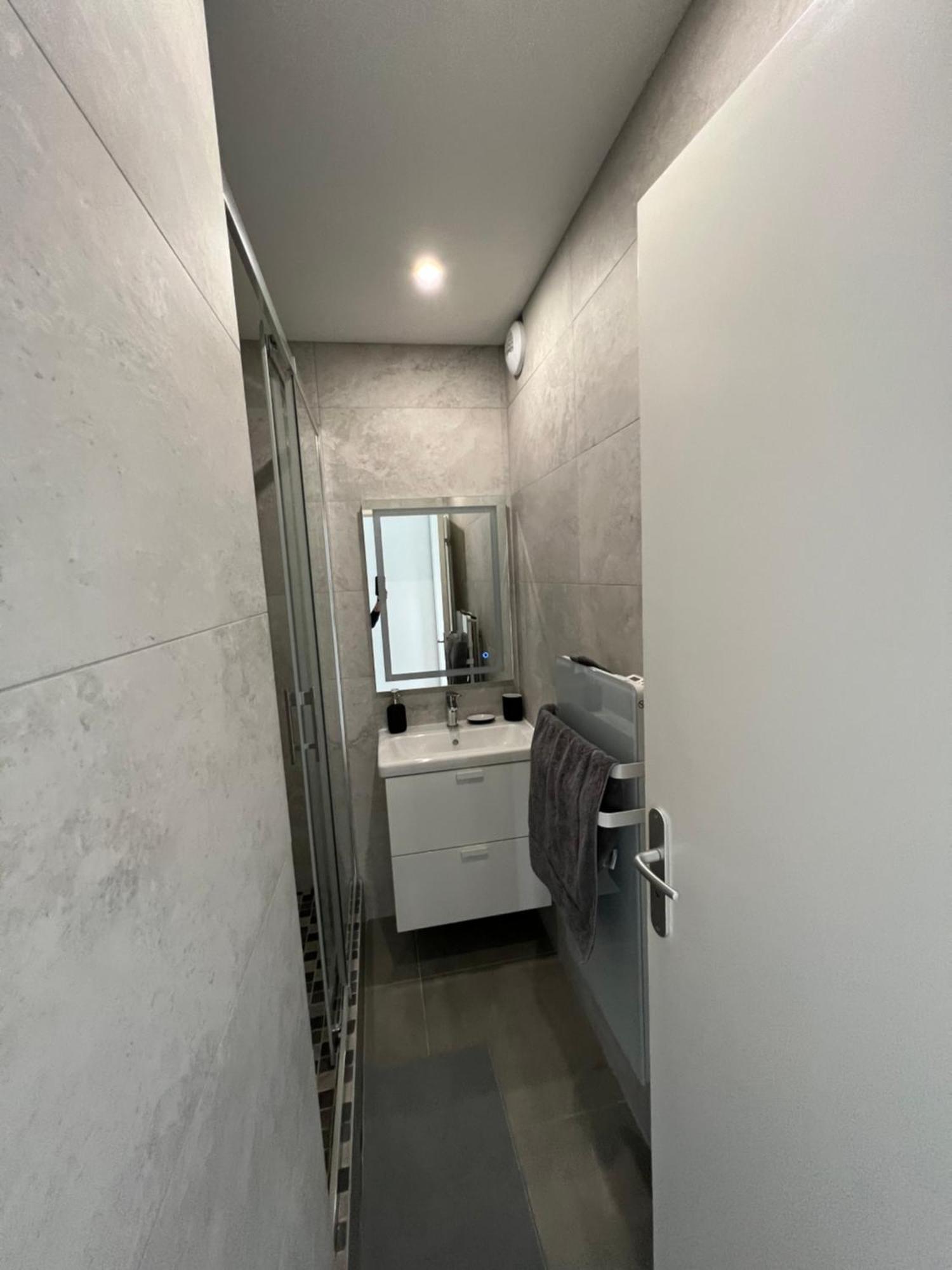 Apartment Super 4 Pieces Refait A Neuf *